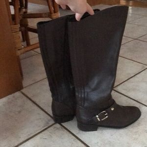 Women’s leather boots